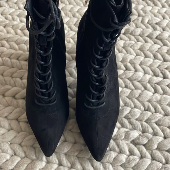 Billini Black Lace-Up Pointed Toe Heeled Ankle Boots Booties Size 6 - Picture 2 of 6
